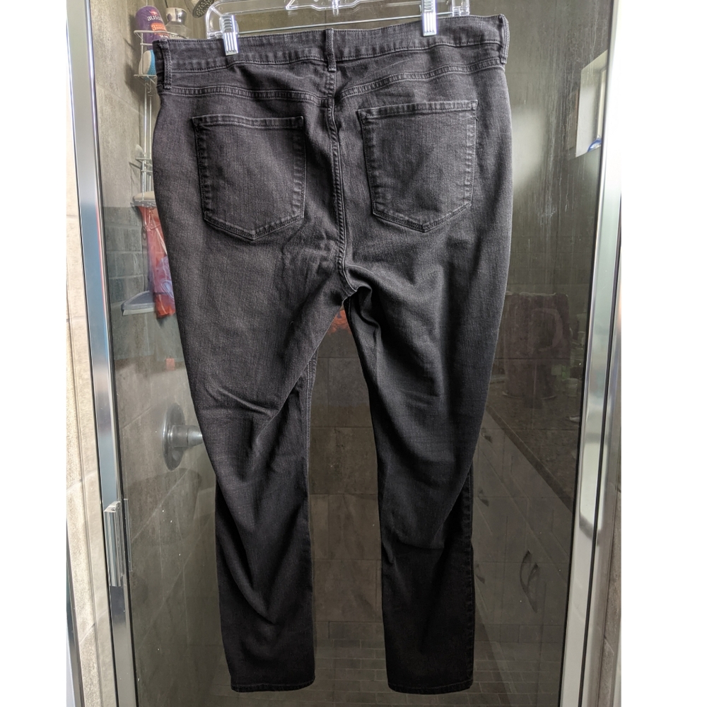 Old Navy Super Skinny Mid-Rise Black Jeans - Picture 3 of 5